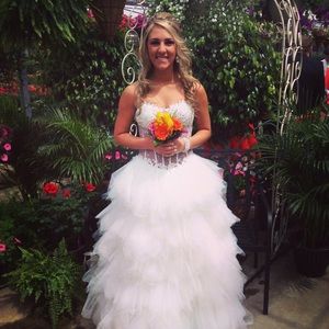 White sherri hill prom dress